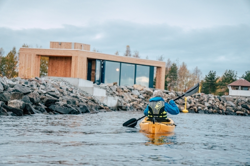 Friluftshuset med bybadstue i Fredevika