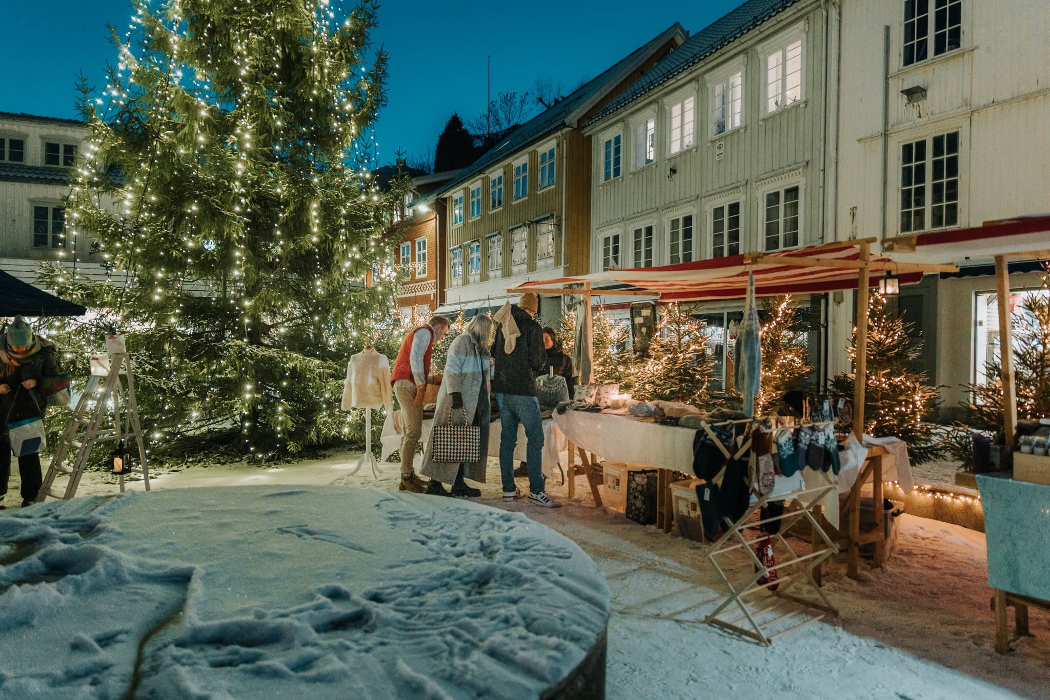 Kveldsåpnet og Julemarked i Kragerø sentrum