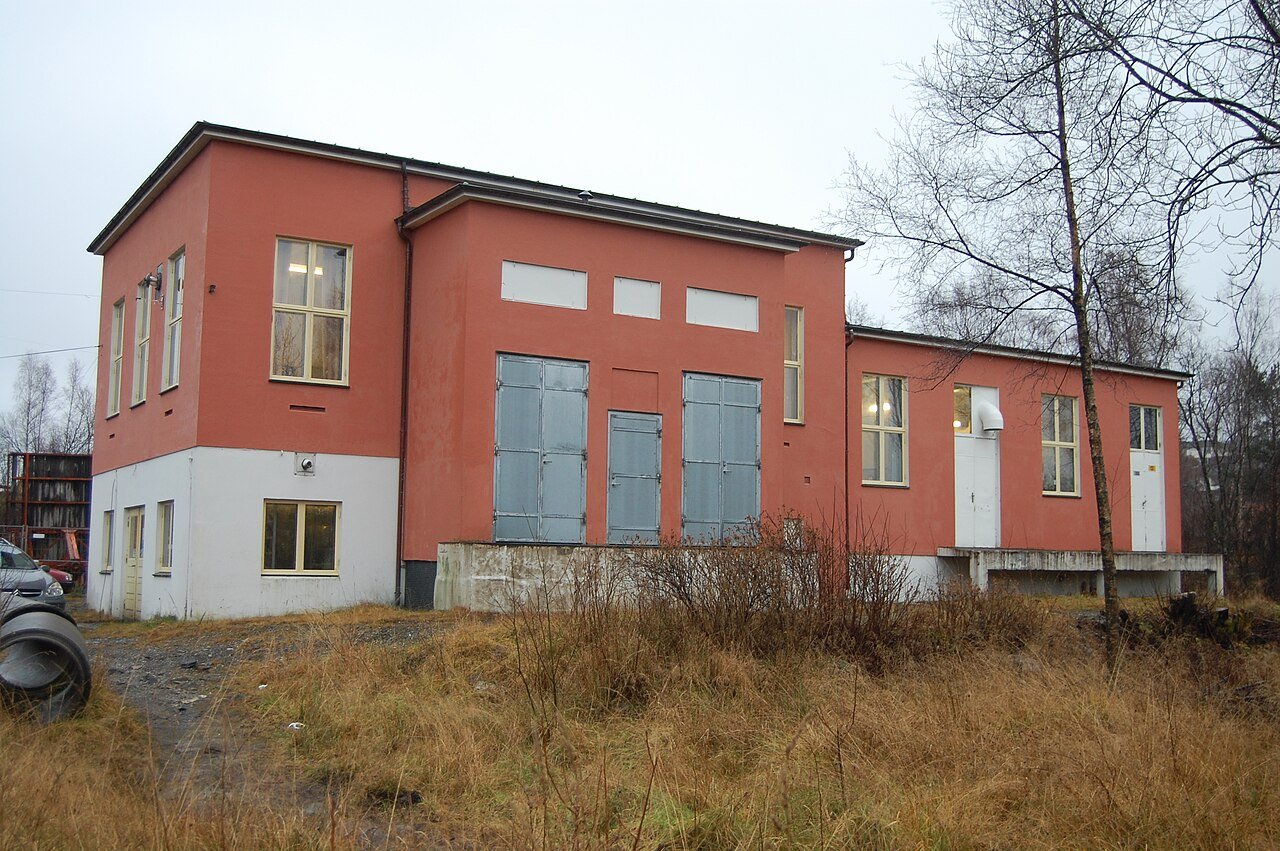 Bergen Kringkaster. Photo: Bergen kringkaster på Erdal. Foto: David40226543 / Wikimedia Commons, CC BY 3.0