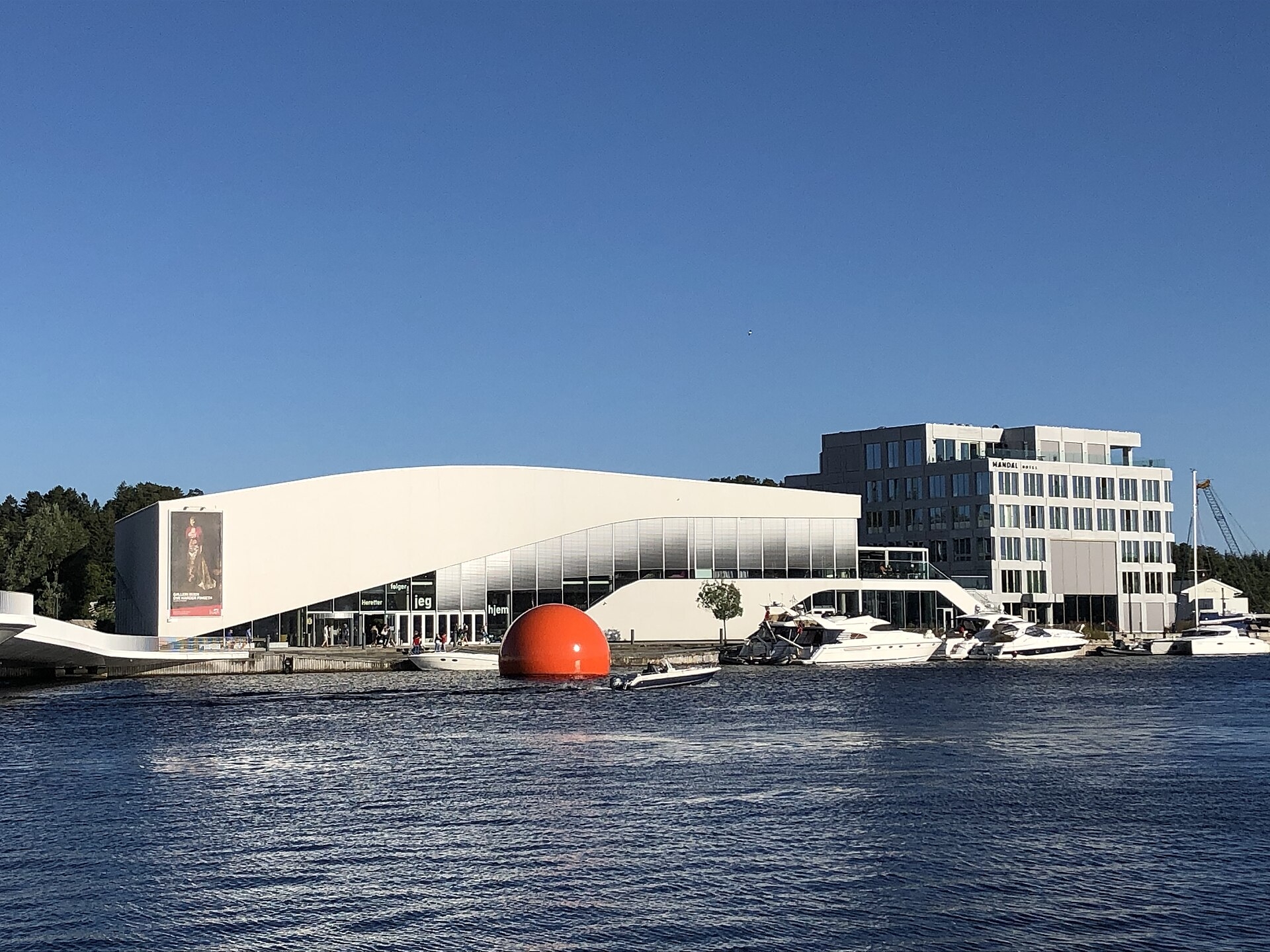 Buen kulturhus. Photo: Ssu