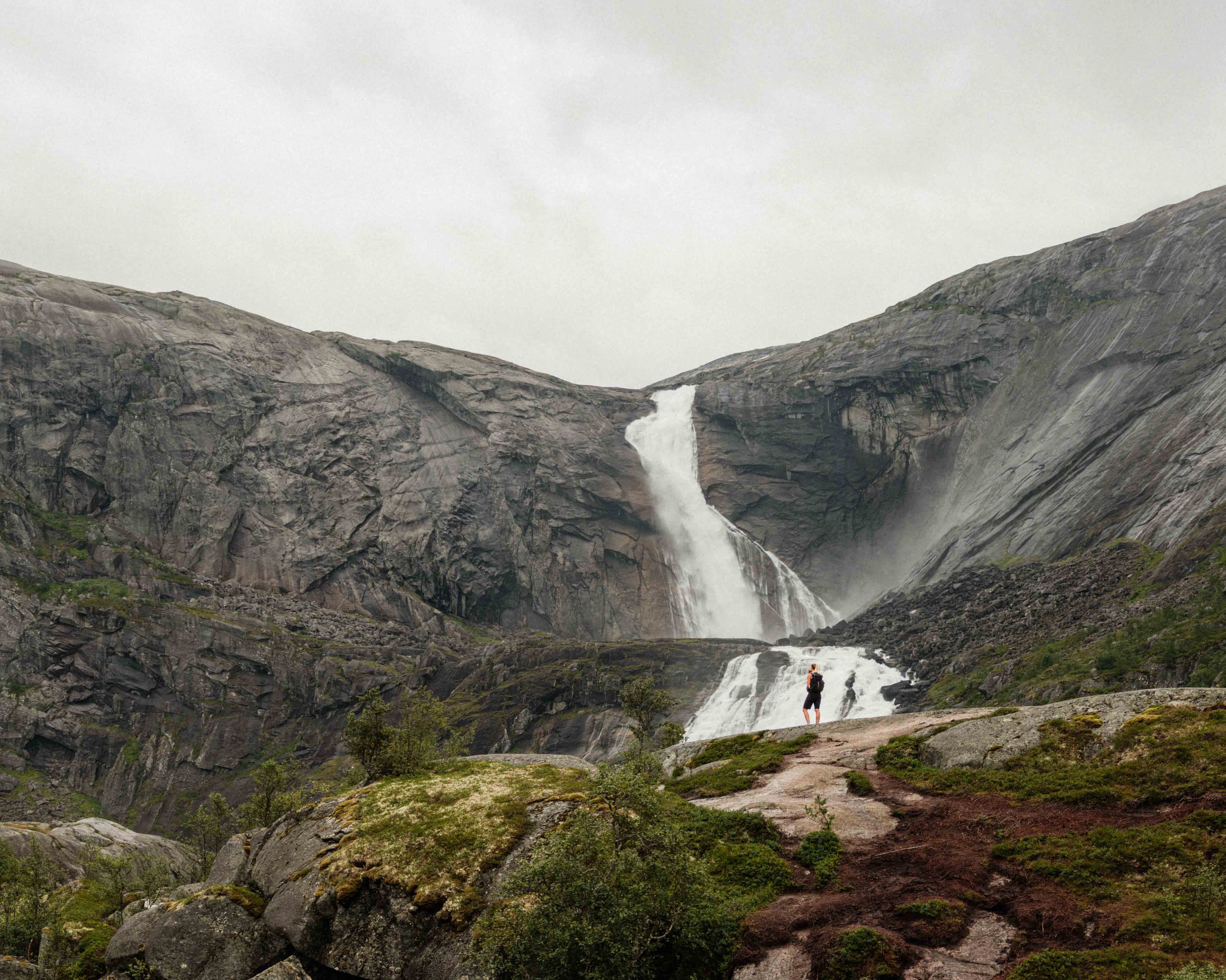 Husedalen – dei fire fossane. Photo: Visit Hardangerfjord