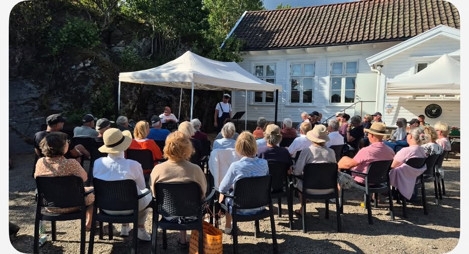Pider Ro forestilling på idylliske Revesand bedehus, Tromøya!