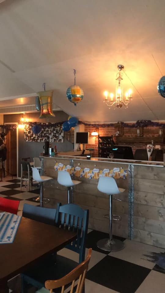Lofoten Pub1