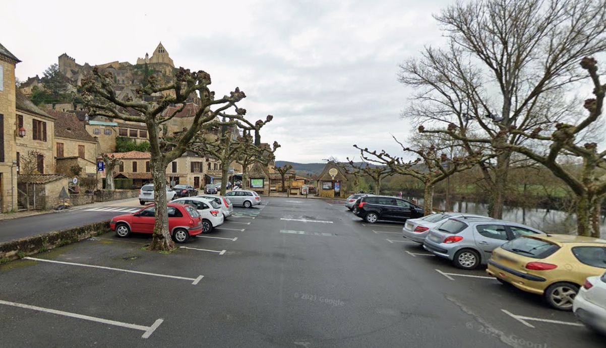 Parking de la balme, Beynac et Cazenac
