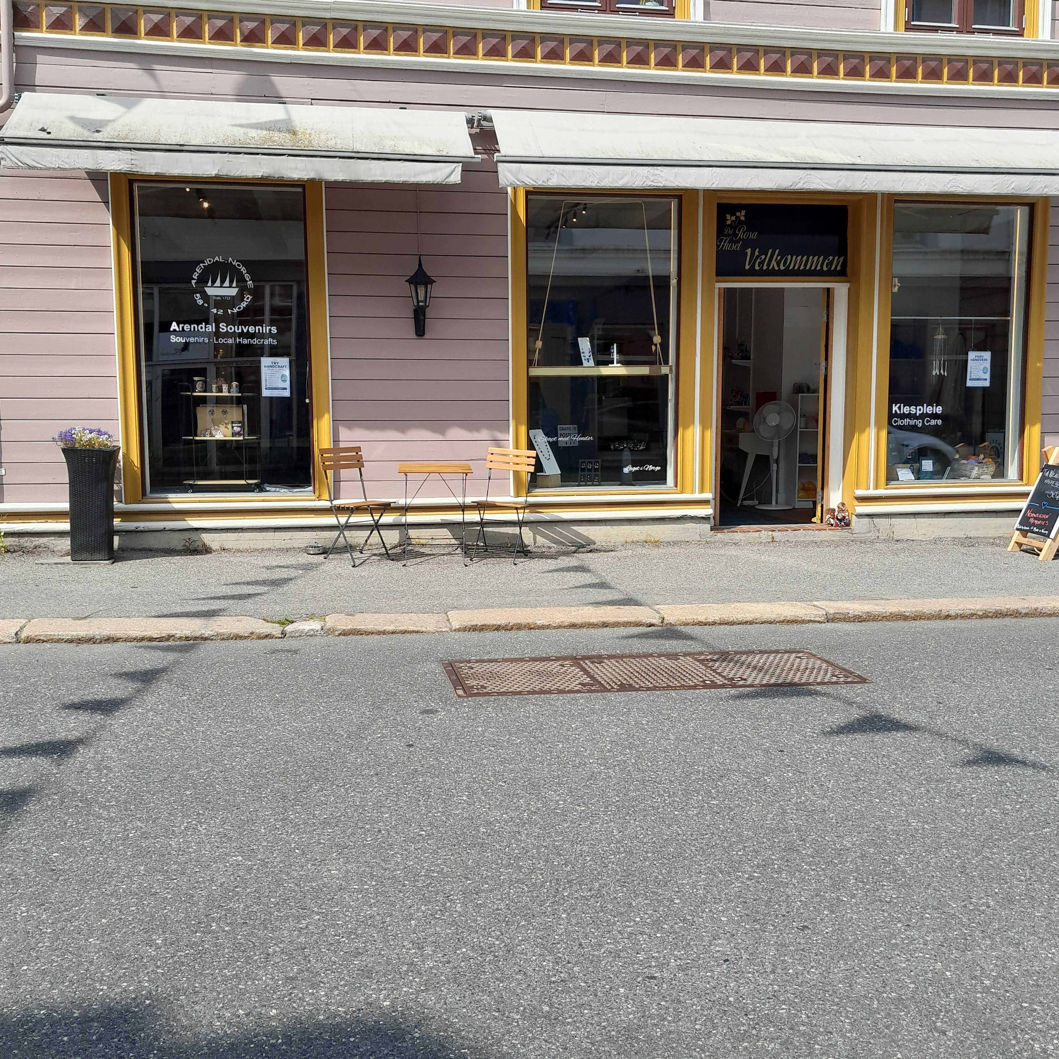 Arendal Handcrafted Souvenirs  & Repairs